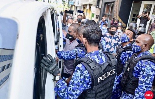 Opposition leaders into police custody to disperse rally