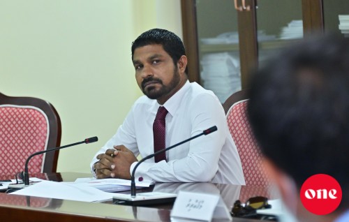 Flying school in viyafaari kuramundhanee dhivehi dharivarun hijack kohgen: Naseem