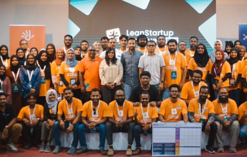 Dhiraagu aai sparkhub ge Lean Startup Maldives Addu edition kaamiyaabu kamaa eku ninmaalaifi