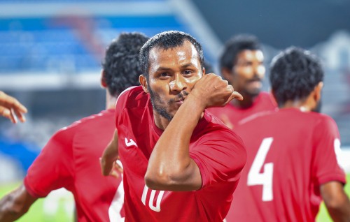 Photo: Bhutan balikoh, Raajje in feshun rangalhu kurun