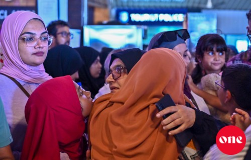 One photo: Hajjaajeen ge furathama group furun