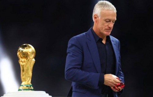 Bahanaaeh dhakkaakah nethin, ekamaku baliganduge asaru fenunu: Deschamps