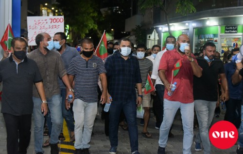 Gaumuge hamanujehun gelligen nudhaane gothakah ehve ulhumuge gaanoonah islaahu gennane jehey: Imran