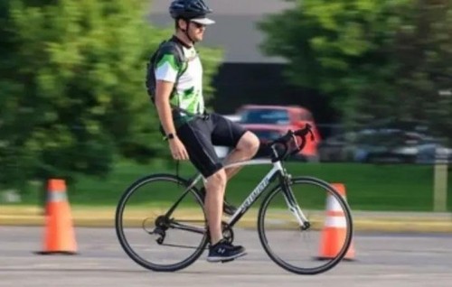 Aiy dhookollaigen bicycle dhuvvai dhuniyeyge record fothah