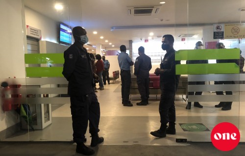 Aslam ah evves aniyaa eh dheefa eh nuvaane: Corrections