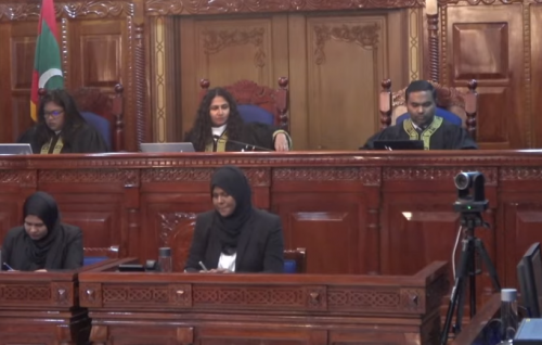 Husgondi massala: Aduehunthahnimmaalaifi kameh olhunfiluvan neiynama dhen onnaanee hukum ivvun