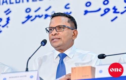 Kaadehddhoo Airport alun sarukaara nagaanan: Nazim