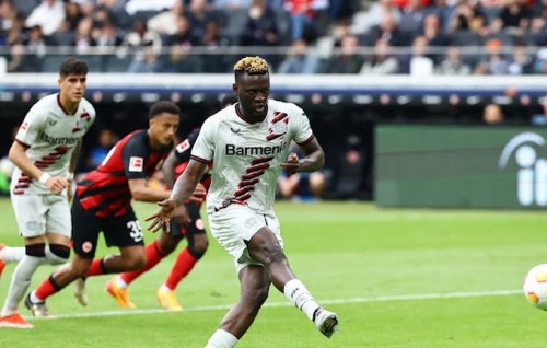 Champion Leverkusen adhives balinuve kuriyah