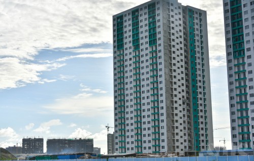 Fahi dhiri ulhumun 2000 Flat imaaraai kuran India in 2 Billion Rufiya ge Loan eh nagaifi