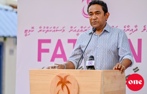1 February ge amuru nere verikan vattaalan ulhunu meysthiri akee Maumoon: Raees Yameen