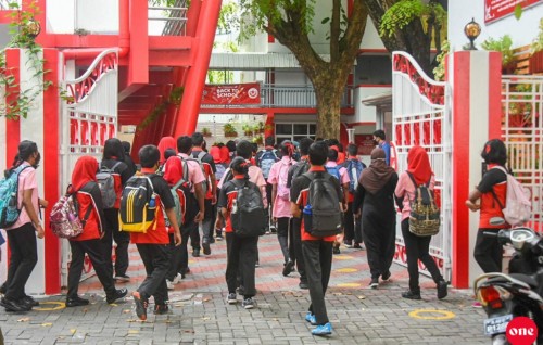 Male’ area schools resumes classes for Grade 7