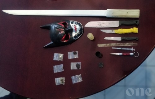 Two arrested in Maradhoo with sword and knives