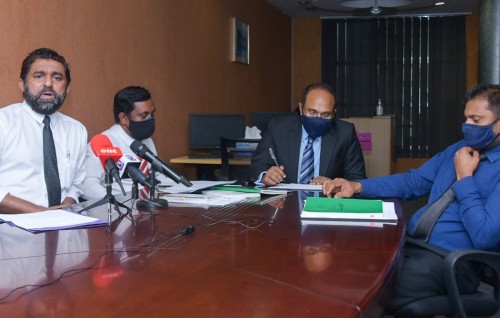 Adeeb geygai behettumakee ghairu gaanoonee luyeh, eii Yameen aa dhekolhah hekibas dhinumah dheefaivaa hadhiyaaeh: Vakeelun