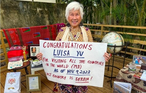 Philippines ge 79 aharuvee anhenaku dhuniyeyge minivan hurihai gaumakah kuri dhathuru furihamakohffi