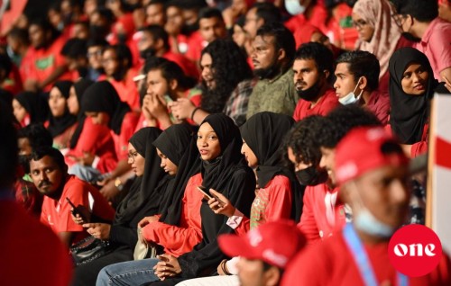 Dhan'dah 5000 ahvure gina supporter in, vagu ticket thakeh?