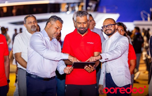Raajjeygai furathama faharah Ooredoo in Samsung eSIM wearables thaarafu kuranee