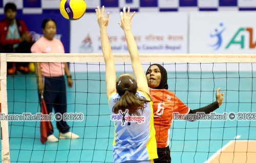 Raajjeyge furathama match gai Kazakhstan kairin seedhaa 3 set in balivejje