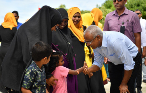 Kudakudhinaai anhenunah kurimathivaa jinsee goanaathakah haahsa iskameh dheegen hallu kuran jehey: Raees