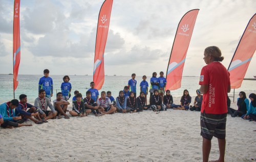 Dhuniyeyge kan'du thakuge dhuvas faahaga kurumah Dhiraagun snorkeling session eh baavvaifi