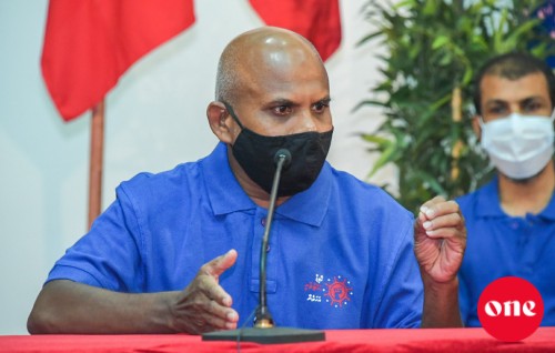 Amilla nooheh ufehdhevumah takai ''Mihaaru'' noohuge editor Moosa Latheef isthiufaa dhevvaifi