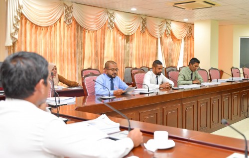 Majlis ge ninmumaa hilaafah Maldive gas in gas ganna massala balaa committee bahdhaluvun sirru
