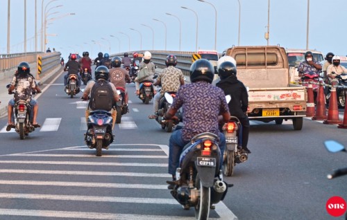 Issuing new driving licenses stopped