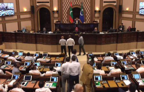 Majlis Raees gavaaidhaa hilaafah baaruge beynun kuraa kamuge shakuvaa aa eku memberun Raees ge arihah