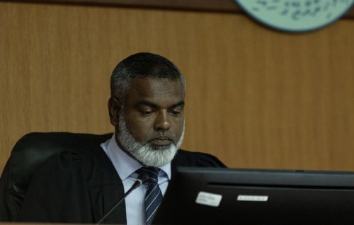 High court ge nuhurun dhaulathah: Court imaaraaiy alhan dhaanvee  fa'ndiyaarunthoa?