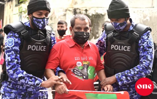Idhikolhu muzaaharaa in 25 meehaku hayyaru koffi