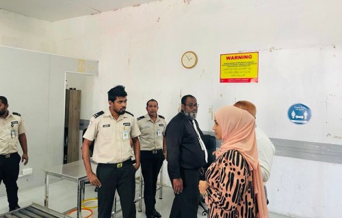 Airport thakuge fenavru belumah Minister site thakah: Dharavabdhoo Airport ge fenvaru rangalhu kurumah audit eh hadhanee