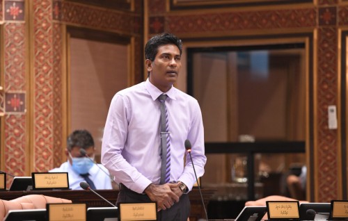 V.atholhu thauleemee marukazaai, atholhu madharusaagai multi purpose hall imaaraai kurun avaskuran garaaru hushahalhuvvaifi
