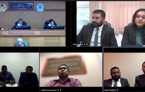 Fandiyaaru, fuluhunah: India Out banner akee kushuge heki kamah vaairu, heki nahthaalan engee keeve?