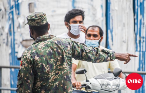 #OnePhoto: Harukashi fiyavalhuthakuge furuthama dhuvas, amuru thanfeez kurumugai dhe idhaaraa roamaa dhuvaalu!