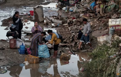 Nepal surveys flood wreckage as death toll reaches 209
