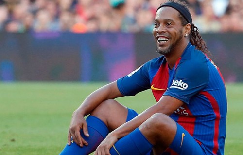 El Clasico legend innge match Real ah, adhives thari akee Ronaldinho
