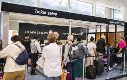 Air New Zealand in passenger in ge barudhan balan fashanee