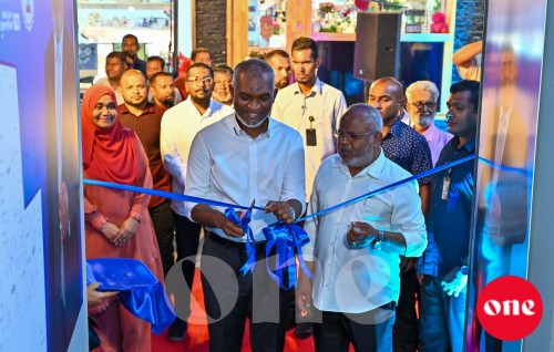 One Photo: Raees Muizzu, Zameer ge campaign jagaha hulhuvvaidhevvun