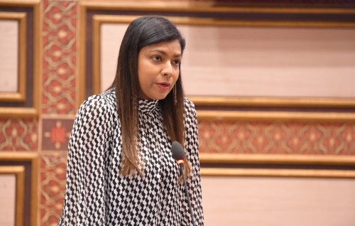 ''Izzaiytheri Raees ey'' muhaathabu kuran, Nasheed thakuraarukoh engevumun ves Rozaina kiyamaneh nuvi!