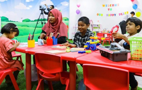 Stelco muvazzafunnah hadhiyaa eh, dharin belehettumah child care centre eh