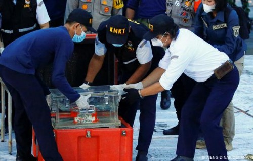 Vettunu flight ge thahugeegah America ge team eh Indonesia ah