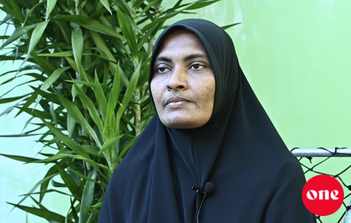 Uss raalhuthakuge therein bandah 3 mahugai rukah erunu gotheh adhives neynge, heekuree giyaamaiy vee kamah!