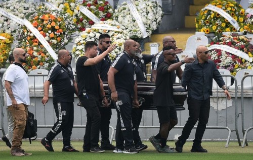 Pele ge janaazaage kankan Santos stadium gai