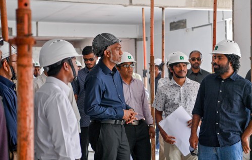 Criminal Court aai Drug Court hingumah hadhaa imaaraathuge masahkaiy Raees ballavaalavvaifi