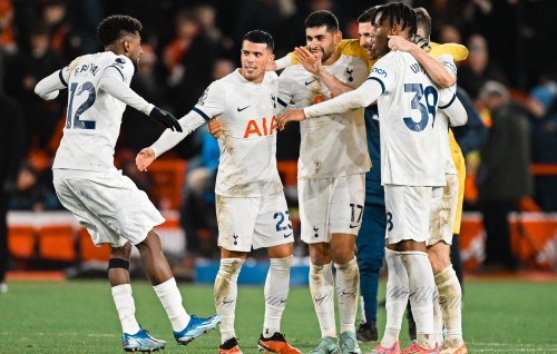 Raiyy card akaa eku Forest balikoh, Tottenham 4 ge ummeedhugai