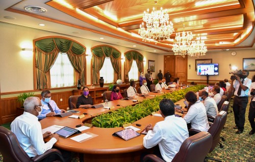 Hanguraama aa gulhigen Raajje ah kuraa asaru thakaa behey gothun cabinet gai mashvaraa kohfi