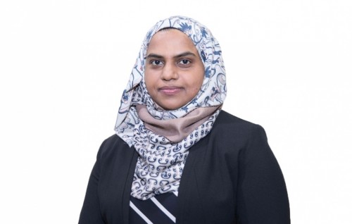 Financial controller ge magamaun Razeenaa isthiufaa dhevvaifi