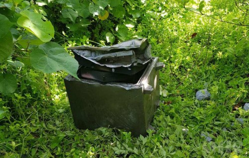 Hithadhoo Apollo shop robbed, safe stolen