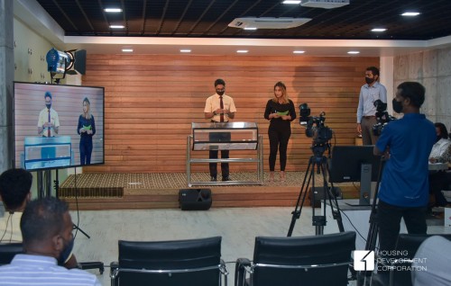 Hiyaa flat thakuge guru negun maadhamaa alun fashanee