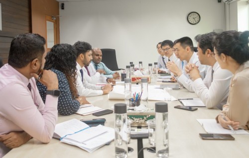 Male' aai Villimale' ge maguthah hedhumuge feasibility study ge masahkathah China ge team Raajjeygai