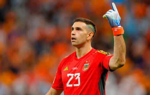 Goalkeeper innaa gulhey gavaaidhakah bodu badhaleh